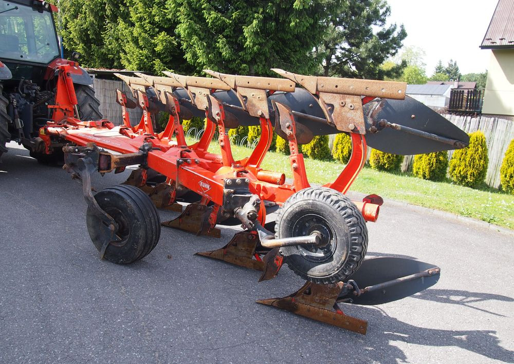 Pług obrotowy Kuhn Kuhn Vari-Master 150 4+1 Pług obracany Kuhn Vari-Master 150 4+1 - Ploeg: afbeelding 4 Pług obrotowy Kuhn Kuhn Vari-Master 150 4+1 Pług obracany Kuhn Vari-Master 150 4+1 - Ploeg: afbeelding 4