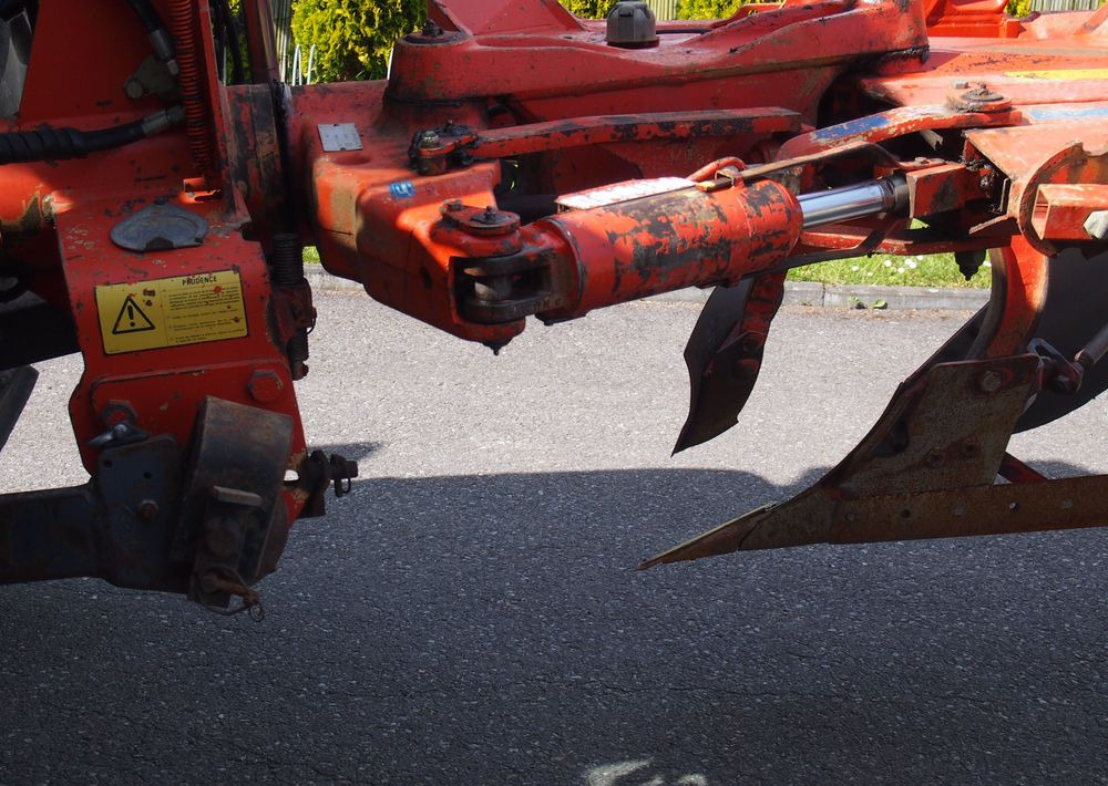 Pług obrotowy Kuhn Kuhn Vari-Master 150 4+1 Pług obracany Kuhn Vari-Master 150 4+1 - Ploeg: afbeelding 3 Pług obrotowy Kuhn Kuhn Vari-Master 150 4+1 Pług obracany Kuhn Vari-Master 150 4+1 - Ploeg: afbeelding 3