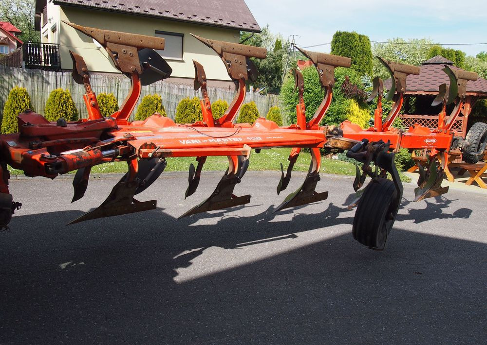 Pług obrotowy Kuhn Kuhn Vari-Master 150 4+1 Pług obracany Kuhn Vari-Master 150 4+1 - Ploeg: afbeelding 1 Pług obrotowy Kuhn Kuhn Vari-Master 150 4+1 Pług obracany Kuhn Vari-Master 150 4+1 - Ploeg: afbeelding 1