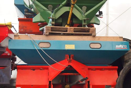 Rozsiewacz nawozów Sulky DPXGL 18-24m Rozsiewacz nawozów Sulky - Kunstmeststrooier: afbeelding 1 Rozsiewacz nawozów Sulky DPXGL 18-24m Rozsiewacz nawozów Sulky - Kunstmeststrooier: afbeelding 1