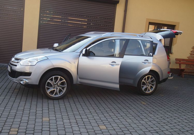 Samochód Citroen C-Crosser 2.2 HDI 2010 Samochód osobowy SUW 4x4 - Personenwagen: afbeelding 2 Samochód Citroen C-Crosser 2.2 HDI 2010 Samochód osobowy SUW 4x4 - Personenwagen: afbeelding 2