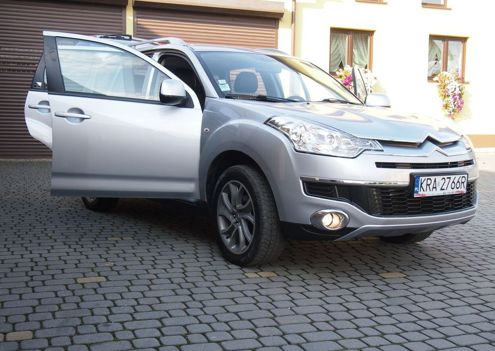 Samochód Citroen C-Crosser 2.2 HDI 2010 Samochód osobowy SUW 4x4 - Personenwagen: afbeelding 3 Samochód Citroen C-Crosser 2.2 HDI 2010 Samochód osobowy SUW 4x4 - Personenwagen: afbeelding 3