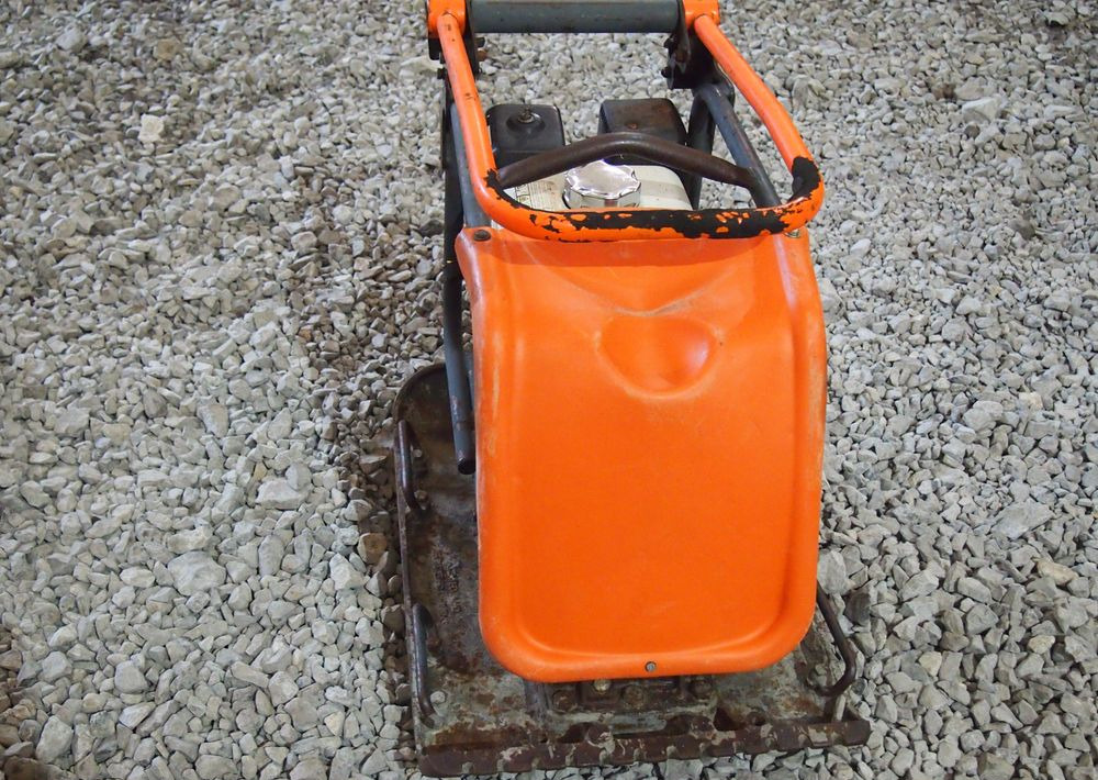 Ubijarka Belle PC5000E 2009 Zagęszczarka ubijarka Bella - Trilplaat: afbeelding 5 Ubijarka Belle PC5000E 2009 Zagęszczarka ubijarka Bella - Trilplaat: afbeelding 5