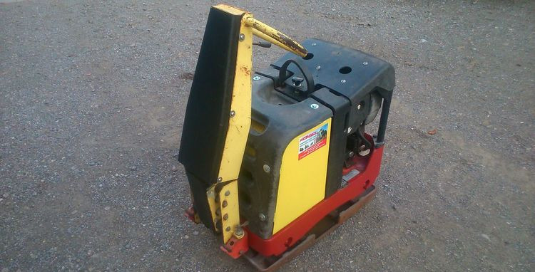 Ubijarka Dynapac LH 300 2006 - Trilplaat: afbeelding 3 Ubijarka Dynapac LH 300 2006 - Trilplaat: afbeelding 3