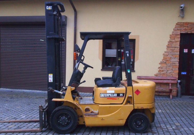 Wózek widłowy Catepillar DP25K 2002 DUPLEX - Diesel heftruck: afbeelding 1 Wózek widłowy Catepillar DP25K 2002 DUPLEX - Diesel heftruck: afbeelding 1