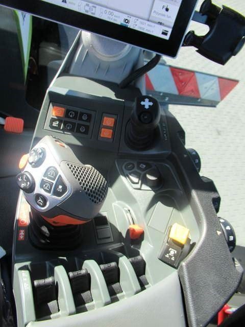 Claas Xerion 5000 Trac - Tractor: afbeelding 4 Claas Xerion 5000 Trac - Tractor: afbeelding 4