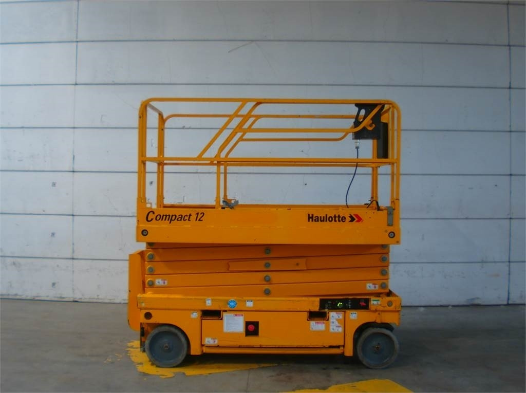 Haulotte Compact 12 - Schaarlift: afbeelding 1 Haulotte Compact 12 - Schaarlift: afbeelding 1