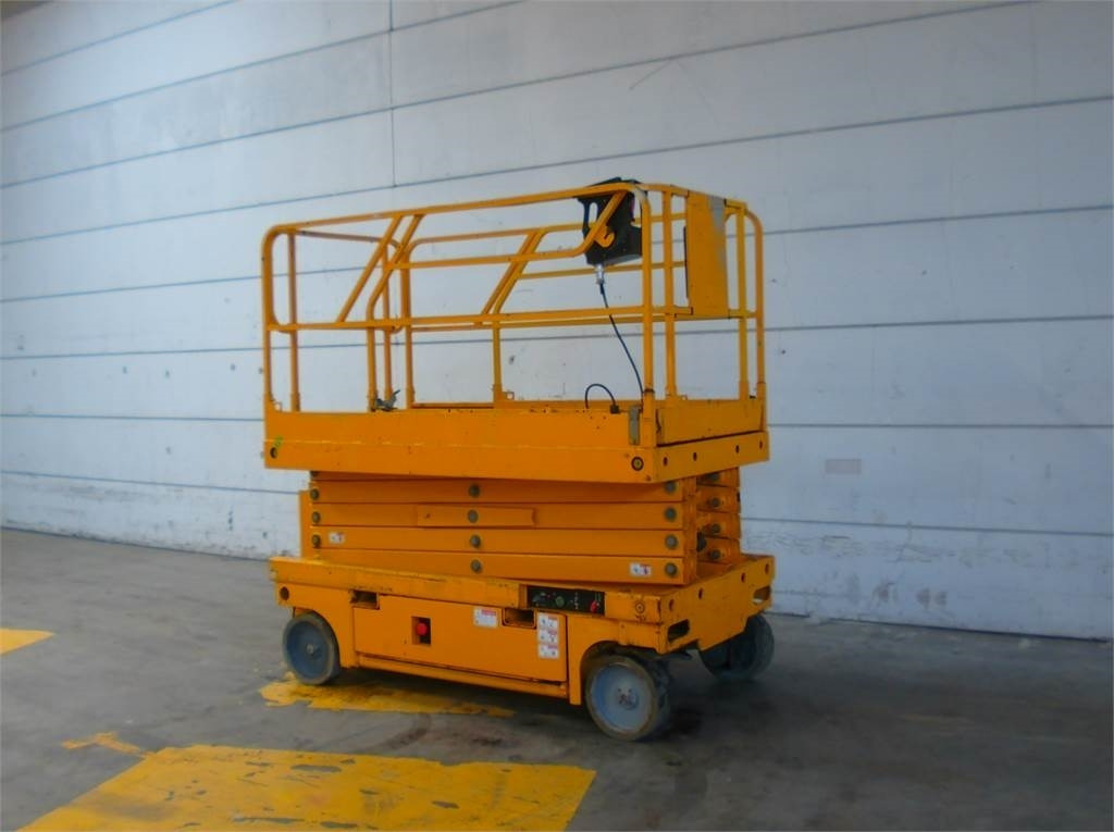 Haulotte Compact 12 - Schaarlift: afbeelding 3 Haulotte Compact 12 - Schaarlift: afbeelding 3