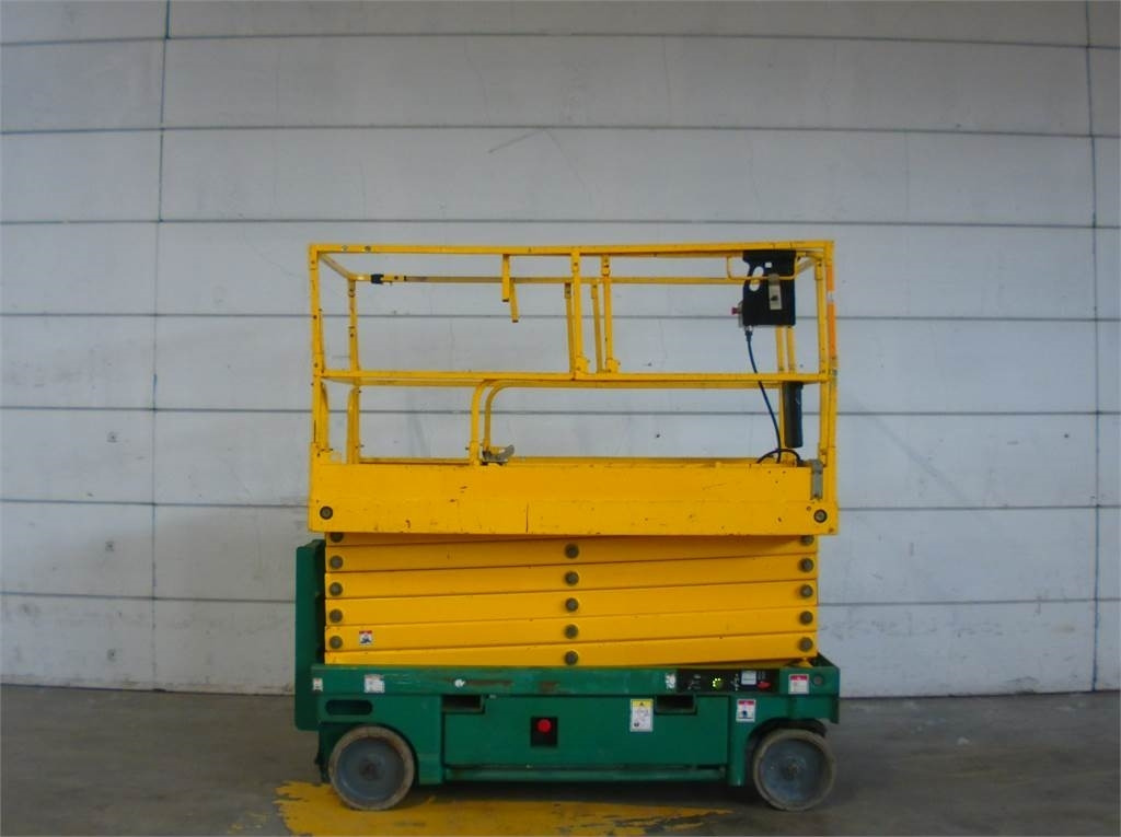 Haulotte Compact 14 - Schaarlift: afbeelding 1 Haulotte Compact 14 - Schaarlift: afbeelding 1