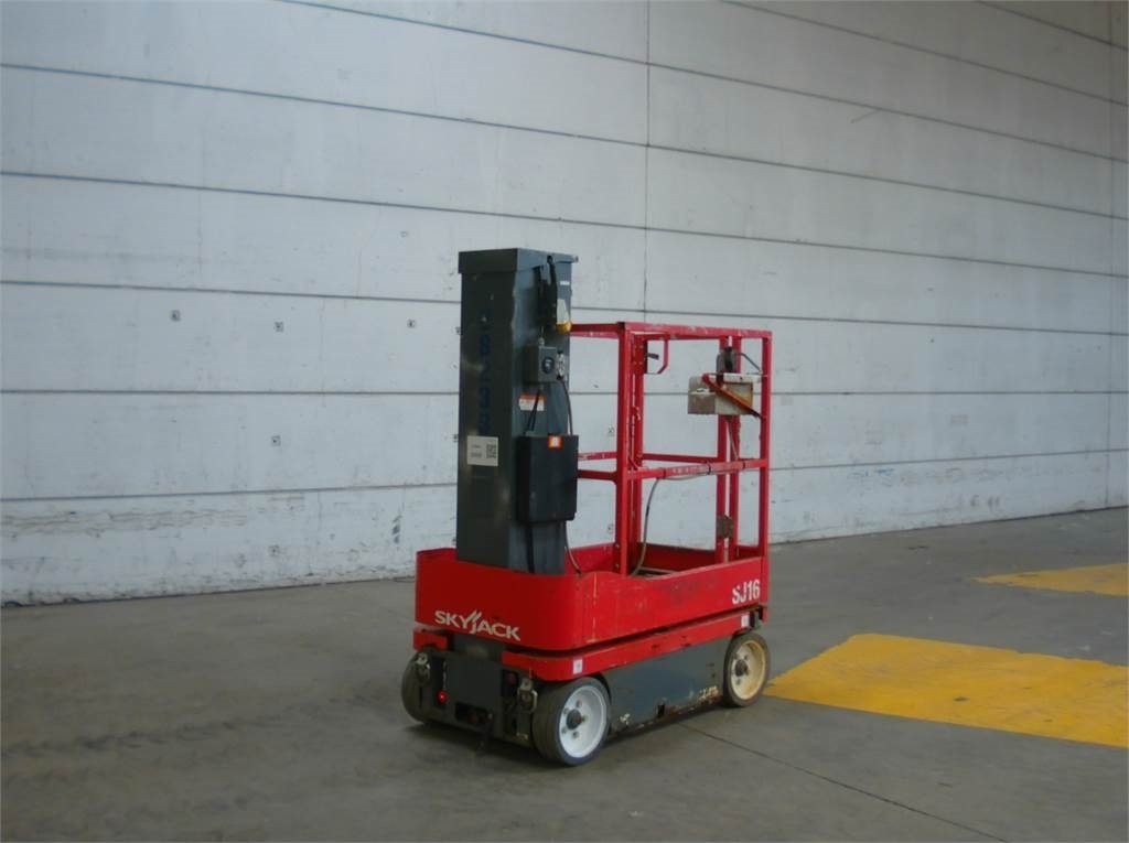 SkyJack SJ16 - Verticale masthoogwerker: afbeelding 3 SkyJack SJ16 - Verticale masthoogwerker: afbeelding 3