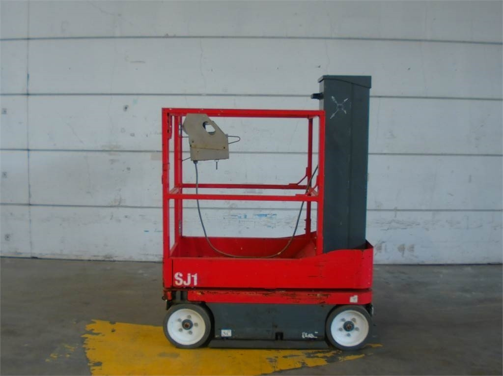 SkyJack SJ16 - Verticale masthoogwerker: afbeelding 1 SkyJack SJ16 - Verticale masthoogwerker: afbeelding 1