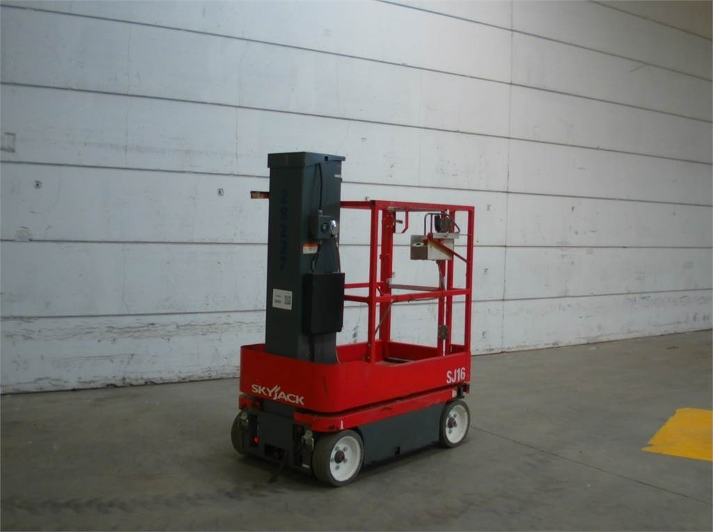 SkyJack SJ16 - Verticale masthoogwerker: afbeelding 4 SkyJack SJ16 - Verticale masthoogwerker: afbeelding 4