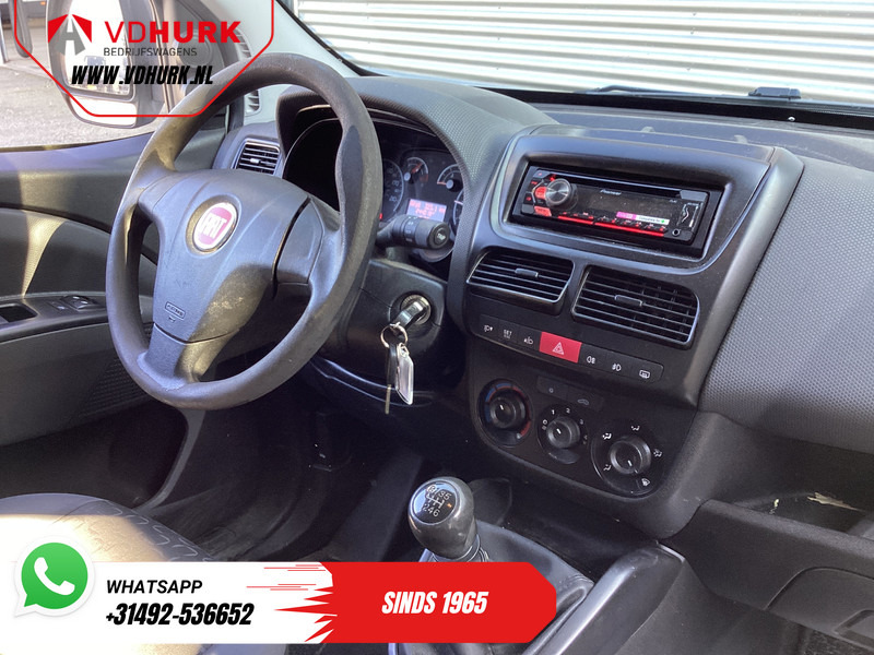 Fiat Dobló Cargo 1.6 MJ 105 pk EXPORT ONLY Airco/ PDC/ Trekhaak - Kleine bestelwagen: afbeelding 3 Fiat Dobló Cargo 1.6 MJ 105 pk EXPORT ONLY Airco/ PDC/ Trekhaak - Kleine bestelwagen: afbeelding 3