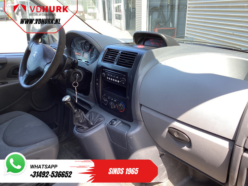 Peugeot Expert 1.6 HDI L2 DC Dubbel Cabine EXPORT ONLY DB Riem V.V./ APK 5-26'/ Airco/ Trekhaak - Kleine bestelwagen, Bestelwagen met dubbele cabine: afbeelding 3 Peugeot Expert 1.6 HDI L2 DC Dubbel Cabine EXPORT ONLY DB Riem V.V./ APK 5-26'/ Airco/ Trekhaak - Kleine bestelwagen, Bestelwagen met dubbele cabine: afbeelding 3