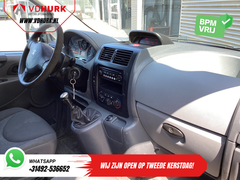 Peugeot Expert 1.6 HDI L2 DC Dubbel Cabine EXPORT ONLY DB Riem V.V./ APK 5-26'/ Airco/ Trekhaak - Kleine bestelwagen, Bestelwagen met dubbele cabine: afbeelding 3 Peugeot Expert 1.6 HDI L2 DC Dubbel Cabine EXPORT ONLY DB Riem V.V./ APK 5-26'/ Airco/ Trekhaak - Kleine bestelwagen, Bestelwagen met dubbele cabine: afbeelding 3