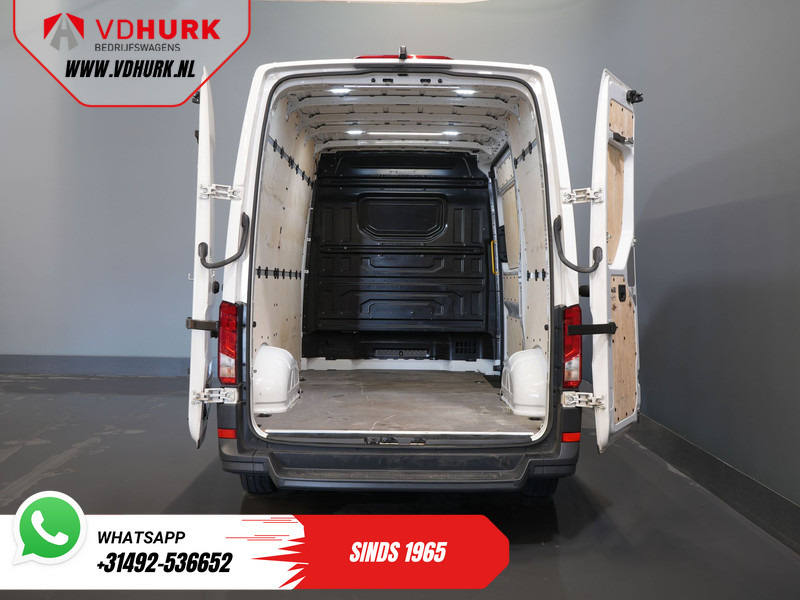 Volkswagen Crafter 35 2.0 TDI 140 pk L3H3 BPM VRIJ! 270Gr. Deuren/ Carplay/ Climate/ Camera/ Cruise - Gesloten bestelwagen: afbeelding 5 Volkswagen Crafter 35 2.0 TDI 140 pk L3H3 BPM VRIJ! 270Gr. Deuren/ Carplay/ Climate/ Camera/ Cruise - Gesloten bestelwagen: afbeelding 5