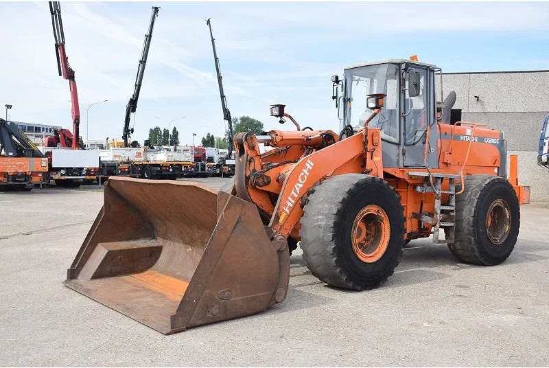 Hitachi LX 210E- stock id 59 - Wiellader: afbeelding 2 Hitachi LX 210E- stock id 59 - Wiellader: afbeelding 2