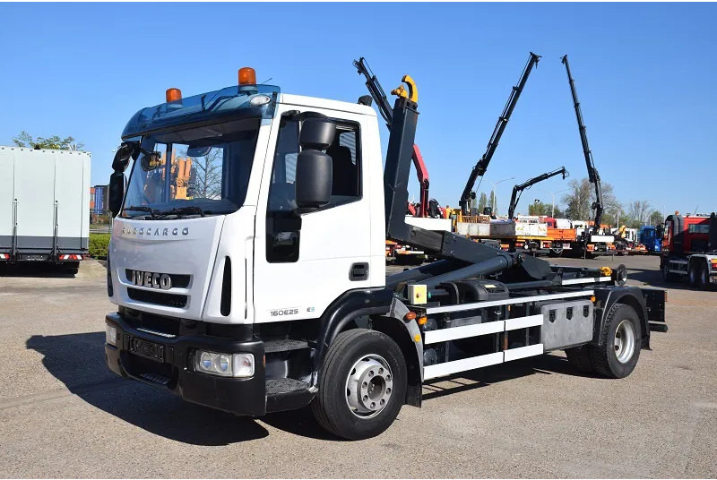 Iveco Iveco Eurocargo 160E25 - Haakarmsysteem vrachtwagen: afbeelding 1 Iveco Iveco Eurocargo 160E25 - Haakarmsysteem vrachtwagen: afbeelding 1