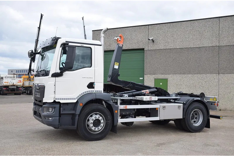 MAN TGM 18.320 - Haakarmsysteem vrachtwagen: afbeelding 3 MAN TGM 18.320 - Haakarmsysteem vrachtwagen: afbeelding 3