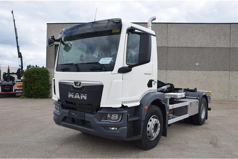 MAN TGM 18.320 - Haakarmsysteem vrachtwagen: afbeelding 4 MAN TGM 18.320 - Haakarmsysteem vrachtwagen: afbeelding 4