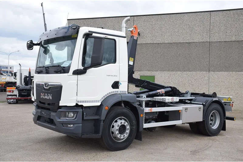 MAN TGM 18.320 - Haakarmsysteem vrachtwagen: afbeelding 2 MAN TGM 18.320 - Haakarmsysteem vrachtwagen: afbeelding 2