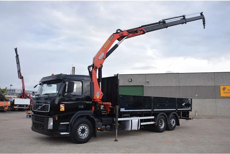 Volvo FM 330 - Kraanwagen: afbeelding 1 Volvo FM 330 - Kraanwagen: afbeelding 1