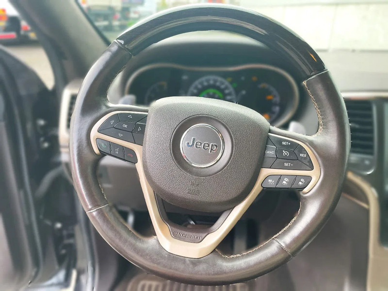 Jeep Grand Cherokee Jeep Grand Cherokee *Export*AHK 2,9t*zetelverw. voor-achter*elektr. zetels*adaptive cruise control - SUV: afbeelding 5 Jeep Grand Cherokee Jeep Grand Cherokee *Export*AHK 2,9t*zetelverw. voor-achter*elektr. zetels*adaptive cruise control - SUV: afbeelding 5