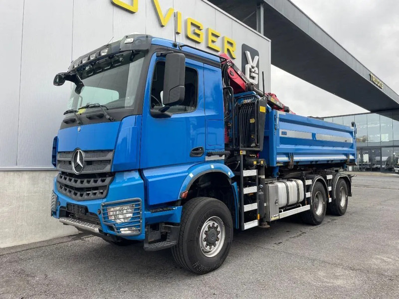 Mercedes-Benz Arocs 3342 *6x6*meegestuurd as*2zijdige kipper*Airco*Bluetooth - Kipper vrachtwagen, Kraanwagen: afbeelding 1 Mercedes-Benz Arocs 3342 *6x6*meegestuurd as*2zijdige kipper*Airco*Bluetooth - Kipper vrachtwagen, Kraanwagen: afbeelding 1