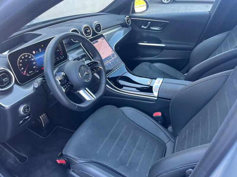 Mercedes-Benz C-Klasse C300e Sedan*AMG PAKKET*NIGHT PAKKET*HEADUPDISPL*360°CAM* - Sedan: afbeelding 3 Mercedes-Benz C-Klasse C300e Sedan*AMG PAKKET*NIGHT PAKKET*HEADUPDISPL*360°CAM* - Sedan: afbeelding 3