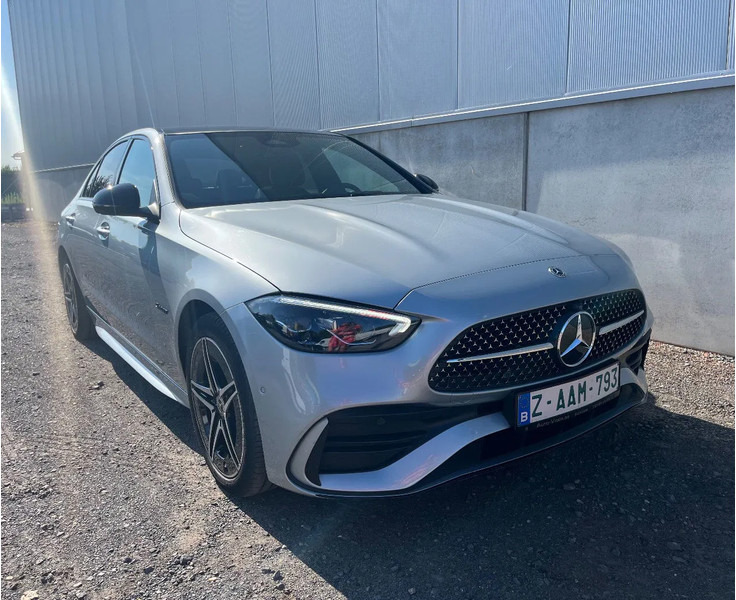 Mercedes-Benz C-Klasse C300e Sedan*AMG PAKKET*NIGHT PAKKET*HEADUPDISPL*360°CAM* - Sedan: afbeelding 4 Mercedes-Benz C-Klasse C300e Sedan*AMG PAKKET*NIGHT PAKKET*HEADUPDISPL*360°CAM* - Sedan: afbeelding 4