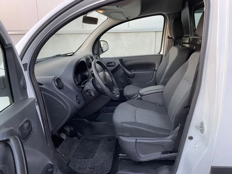 Mercedes-Benz Citan 109 CDI *Navigatie*Airco*Buitenspiegels verwarmd&elektr. verstelbaar - Kleine bestelwagen: afbeelding 3 Mercedes-Benz Citan 109 CDI *Navigatie*Airco*Buitenspiegels verwarmd&elektr. verstelbaar - Kleine bestelwagen: afbeelding 3