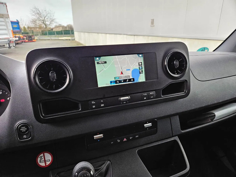 Mercedes-Benz Sprinter 317 CDI*L2H2*360°CAMERA*TEMPOMAT*NAVIGATIE*STOELVERWARMING* - Gesloten bestelwagen: afbeelding 5 Mercedes-Benz Sprinter 317 CDI*L2H2*360°CAMERA*TEMPOMAT*NAVIGATIE*STOELVERWARMING* - Gesloten bestelwagen: afbeelding 5