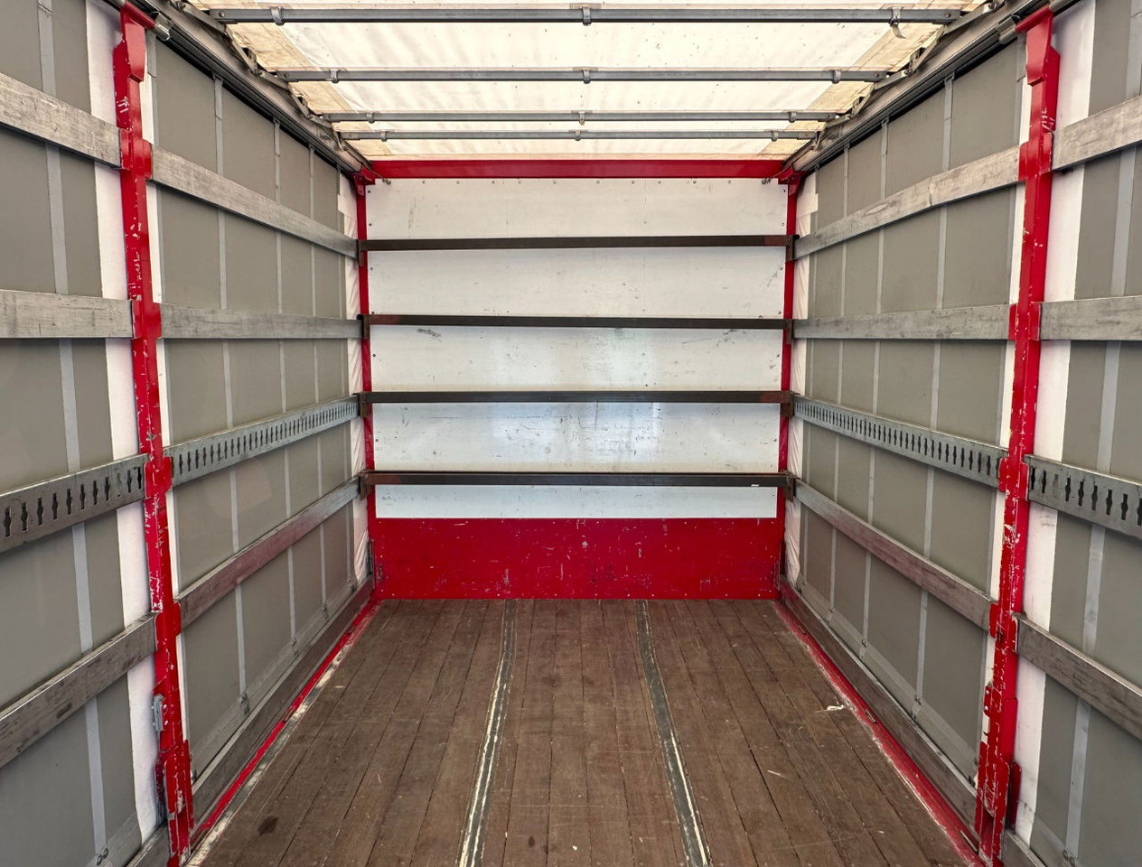 Bakwagen DAF CF 290 FA Space CAB Hardhouten Vloer 2500 KG Klep Nieuw Staat: afbeelding 22