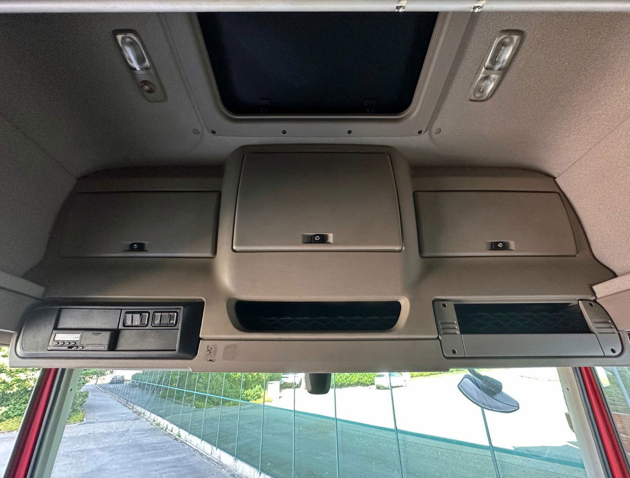 Bakwagen DAF CF 290 FA Space CAB Hardhouten Vloer 2500 KG Klep Nieuw Staat: afbeelding 11