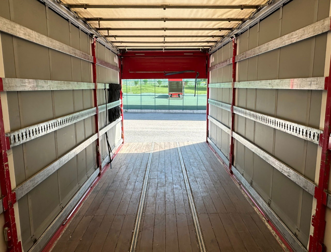 Bakwagen DAF CF 290 FA Space CAB Hardhouten Vloer 2500 KG Klep Nieuw Staat: afbeelding 23