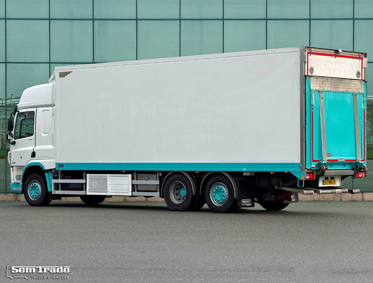 DAF CF 450 SC Heiwo Isolated BOX 875 x 250 x 275 INS. Carrier Cooling 340.000 KM Tail Lift Super Condition NEW APK - TUV - Koelwagen vrachtwagen: afbeelding 3 DAF CF 450 SC Heiwo Isolated BOX 875 x 250 x 275 INS. Carrier Cooling 340.000 KM Tail Lift Super Condition NEW APK - TUV - Koelwagen vrachtwagen: afbeelding 3