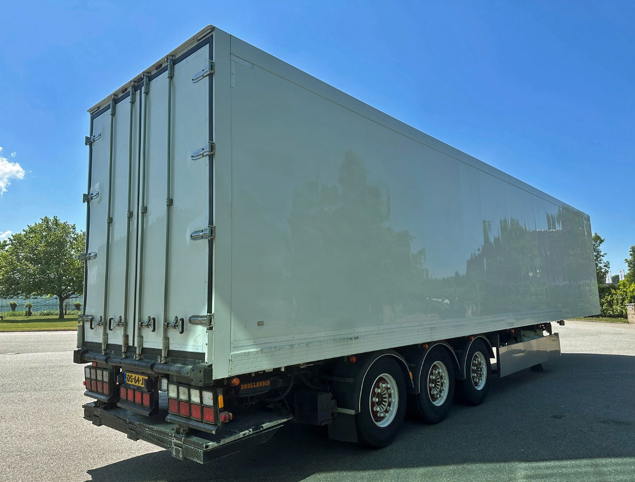 Ekeri 3-AS Multi Temp 1335 x 250 x 271 CM Inside Tail Lift - Koelwagen oplegger: afbeelding 5 Ekeri 3-AS Multi Temp 1335 x 250 x 271 CM Inside Tail Lift - Koelwagen oplegger: afbeelding 5