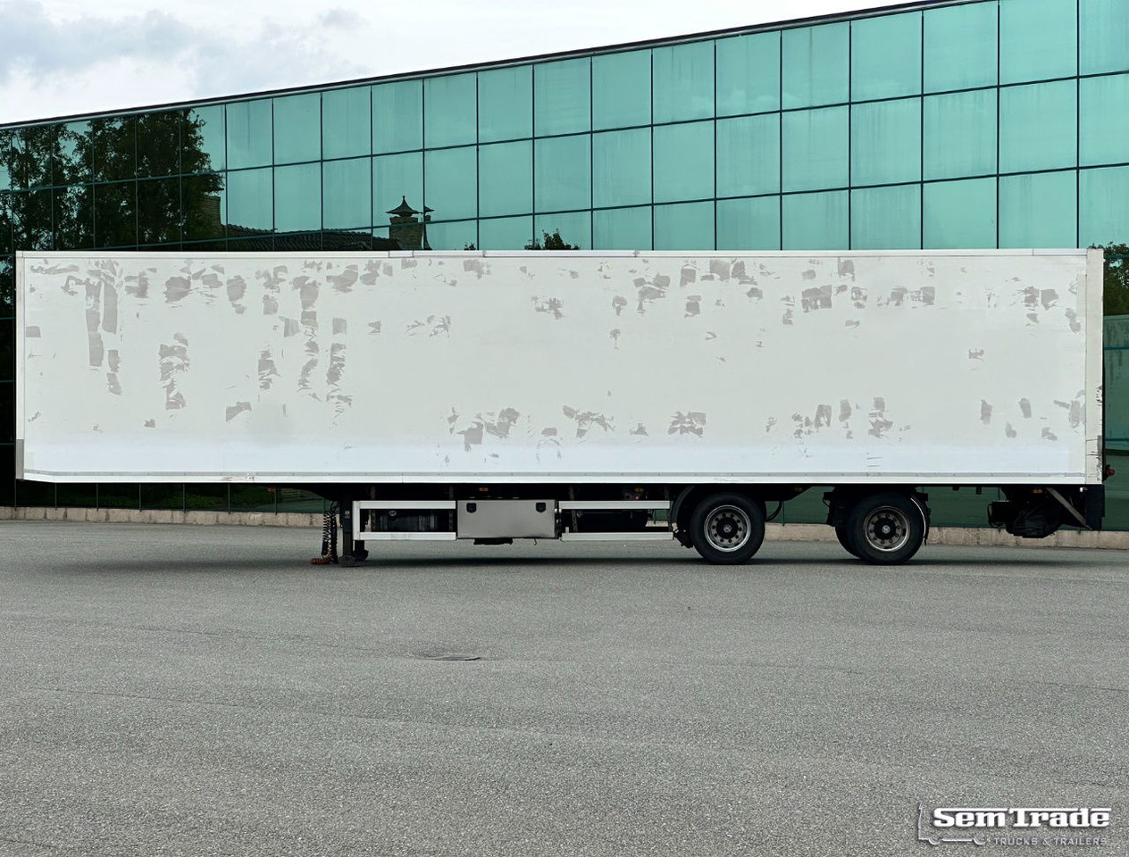 Lamboo T03 Isolated BOX + Heater Steering Axle Lift Axle Tail Lift NL-Trailer - Gesloten oplegger: afbeelding 2 Lamboo T03 Isolated BOX + Heater Steering Axle Lift Axle Tail Lift NL-Trailer - Gesloten oplegger: afbeelding 2