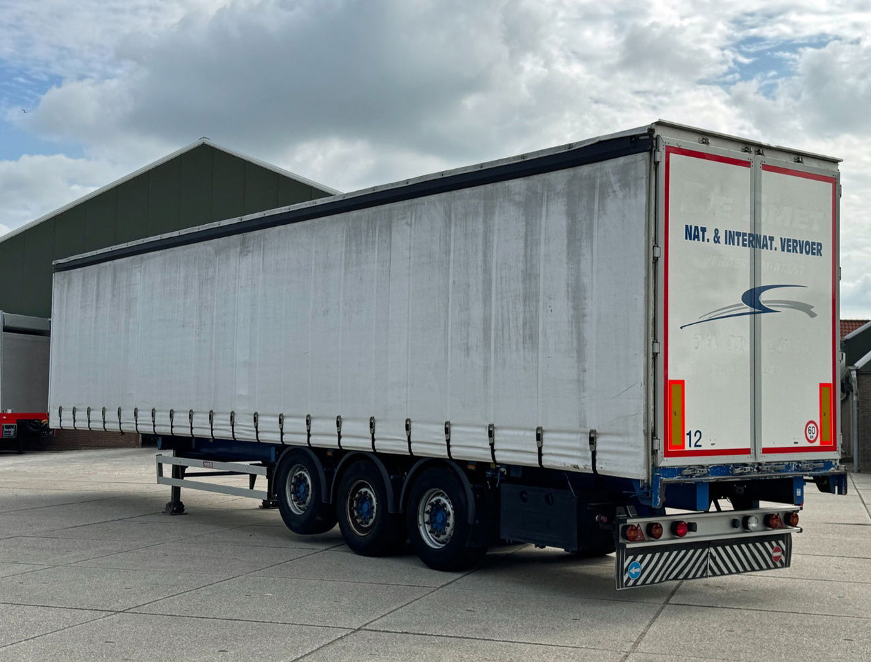 Renders 3 Axle Disc Brakes Lift Axle Nice Chassis Wooden Floor Sliding Roof - Schuifzeiloplegger: afbeelding 3 Renders 3 Axle Disc Brakes Lift Axle Nice Chassis Wooden Floor Sliding Roof - Schuifzeiloplegger: afbeelding 3