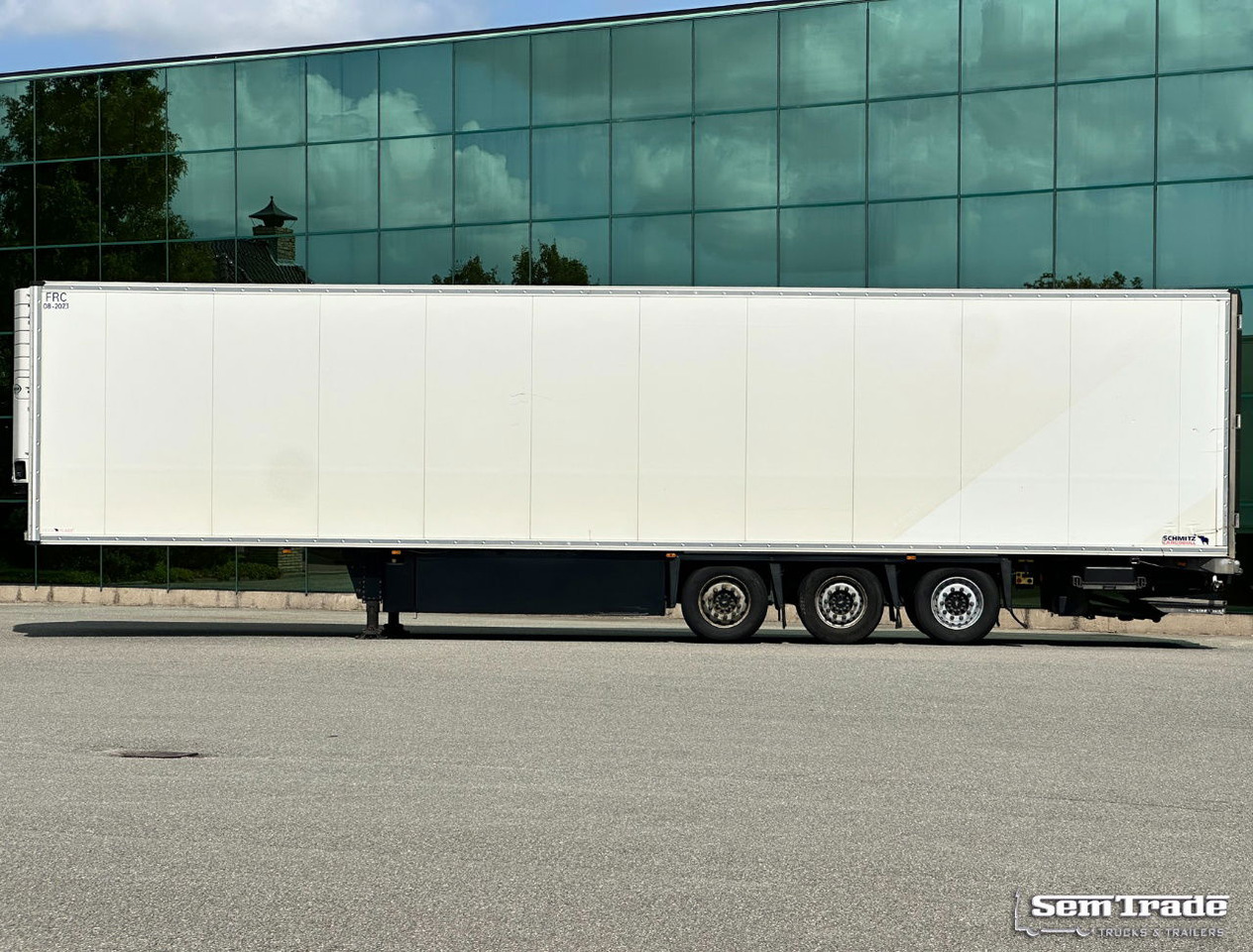 Schmitz Cargobull SCBS3B Carrier Vector 1550 Tail Lift 275 CM High Inside TOP Condition - Koelwagen oplegger: afbeelding 2 Schmitz Cargobull SCBS3B Carrier Vector 1550 Tail Lift 275 CM High Inside TOP Condition - Koelwagen oplegger: afbeelding 2