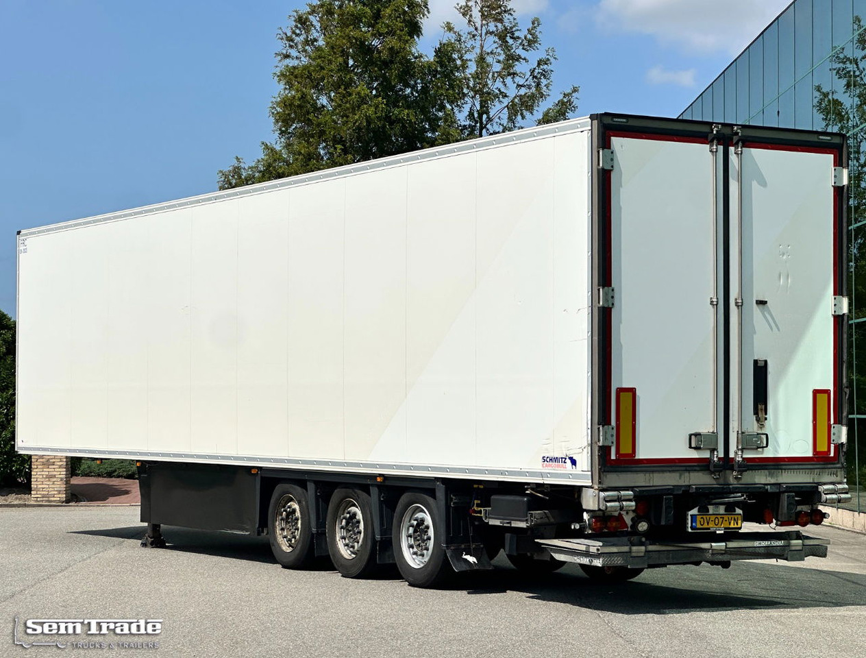 Schmitz Cargobull SCBS3B Carrier Vector 1550 Tail Lift 275 CM High Inside TOP Condition - Koelwagen oplegger: afbeelding 3 Schmitz Cargobull SCBS3B Carrier Vector 1550 Tail Lift 275 CM High Inside TOP Condition - Koelwagen oplegger: afbeelding 3