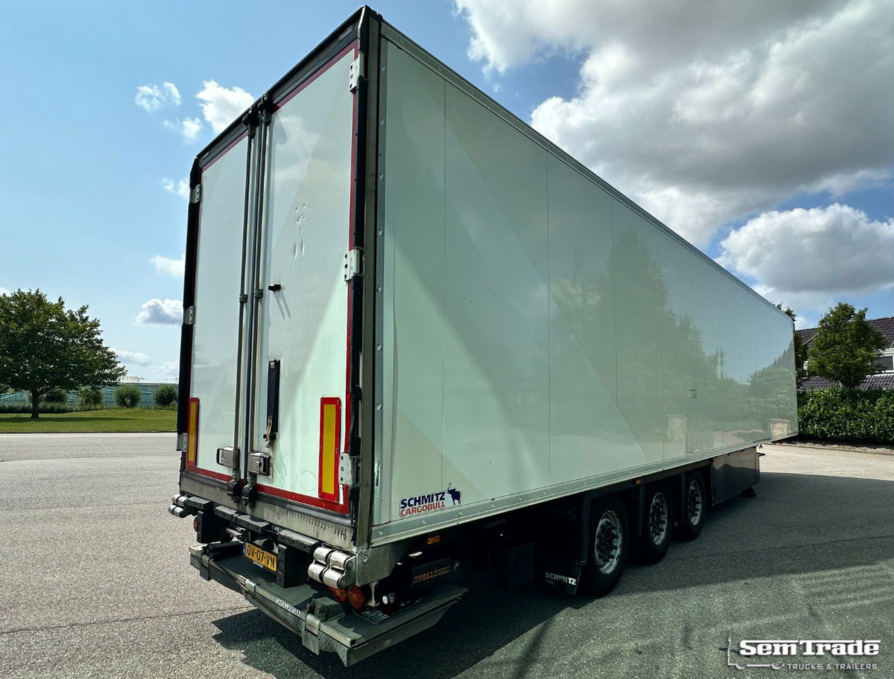 Schmitz Cargobull SCBS3B Carrier Vector 1550 Tail Lift 275 CM High Inside TOP Condition - Koelwagen oplegger: afbeelding 4 Schmitz Cargobull SCBS3B Carrier Vector 1550 Tail Lift 275 CM High Inside TOP Condition - Koelwagen oplegger: afbeelding 4