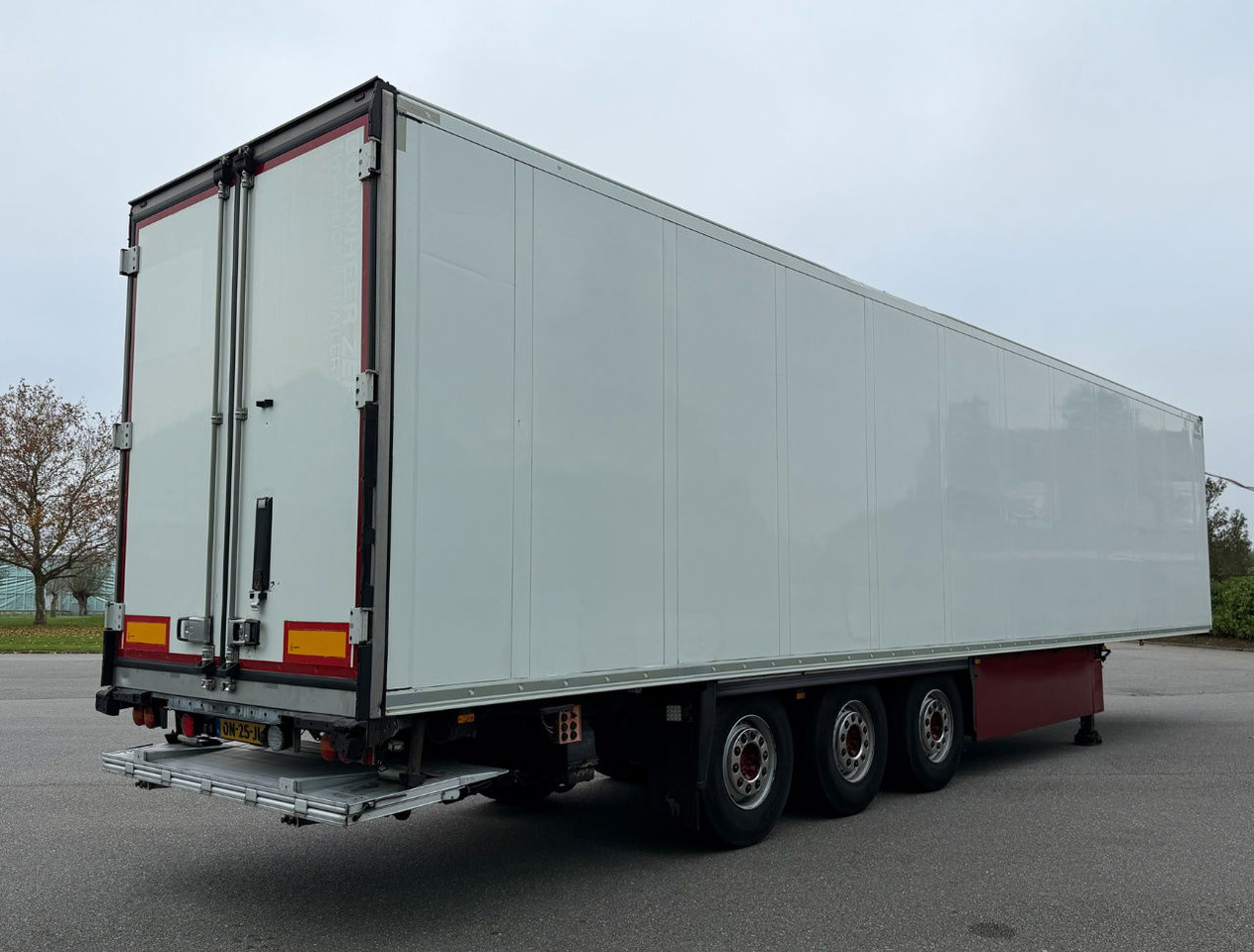 Schmitz Cargobull SCBS3B Thermo King SLX BI Multi Temp 270 C High Flowerwide Lift TOP Condition NL Trailer - Koelwagen oplegger: afbeelding 5 Schmitz Cargobull SCBS3B Thermo King SLX BI Multi Temp 270 C High Flowerwide Lift TOP Condition NL Trailer - Koelwagen oplegger: afbeelding 5