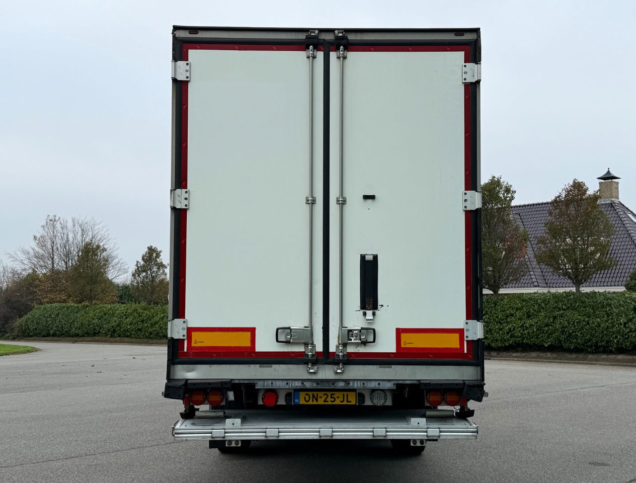 Schmitz Cargobull SCBS3B Thermo King SLX BI Multi Temp 270 C High Flowerwide Lift TOP Condition NL Trailer - Koelwagen oplegger: afbeelding 4 Schmitz Cargobull SCBS3B Thermo King SLX BI Multi Temp 270 C High Flowerwide Lift TOP Condition NL Trailer - Koelwagen oplegger: afbeelding 4