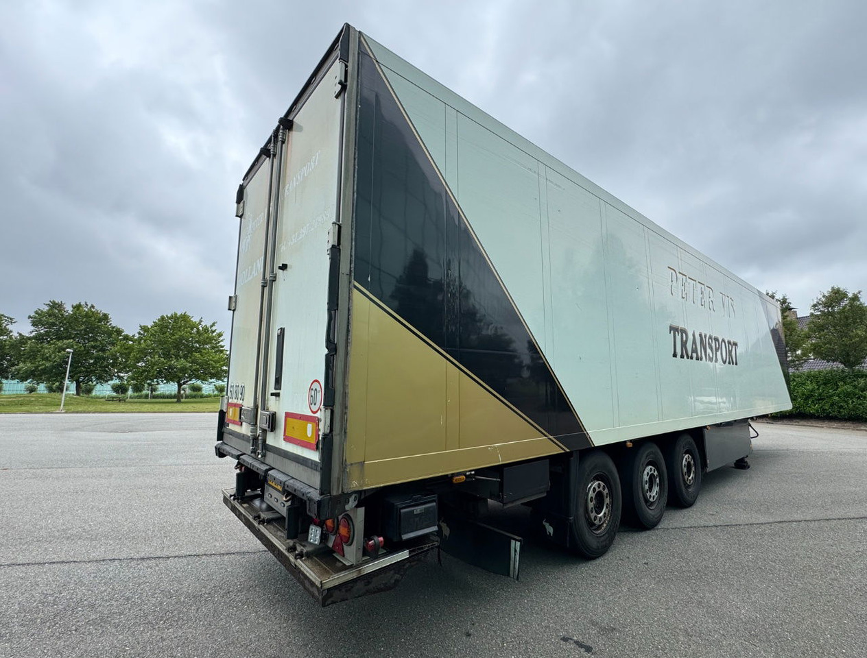 Schmitz Cargobull SKO24 Thermo King SL200e Only 8.900 Hours 270 CM High 250 CM Wide Disc Brakes Lift Axle NL Trailer - Koelwagen oplegger: afbeelding 5 Schmitz Cargobull SKO24 Thermo King SL200e Only 8.900 Hours 270 CM High 250 CM Wide Disc Brakes Lift Axle NL Trailer - Koelwagen oplegger: afbeelding 5
