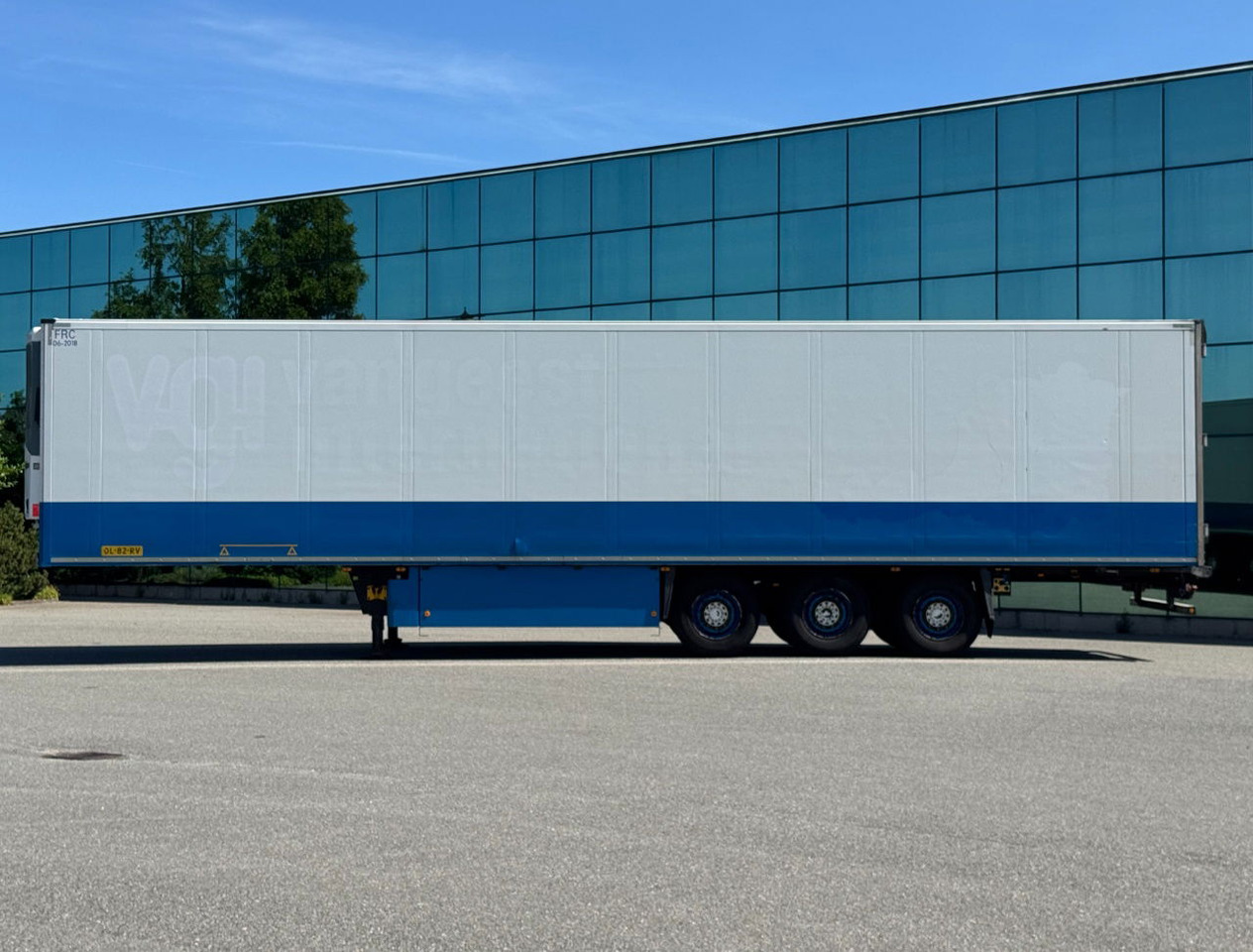 Schmitz Cargobull Thermo King SLX300 With Only 6.200 Hours 1340 x 250 x 270 CM Inside TOP Condition NL Trailer - Koelwagen oplegger: afbeelding 2 Schmitz Cargobull Thermo King SLX300 With Only 6.200 Hours 1340 x 250 x 270 CM Inside TOP Condition NL Trailer - Koelwagen oplegger: afbeelding 2