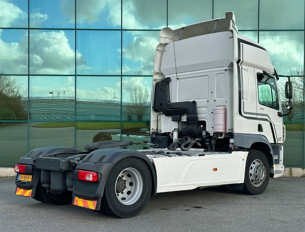 DAF CF 440 FT Space CAB 2x Tanks 766.000 KM TOP Condition NL Truck 2 Similar Pie - Trekker: afbeelding 4 DAF CF 440 FT Space CAB 2x Tanks 766.000 KM TOP Condition NL Truck 2 Similar Pie - Trekker: afbeelding 4