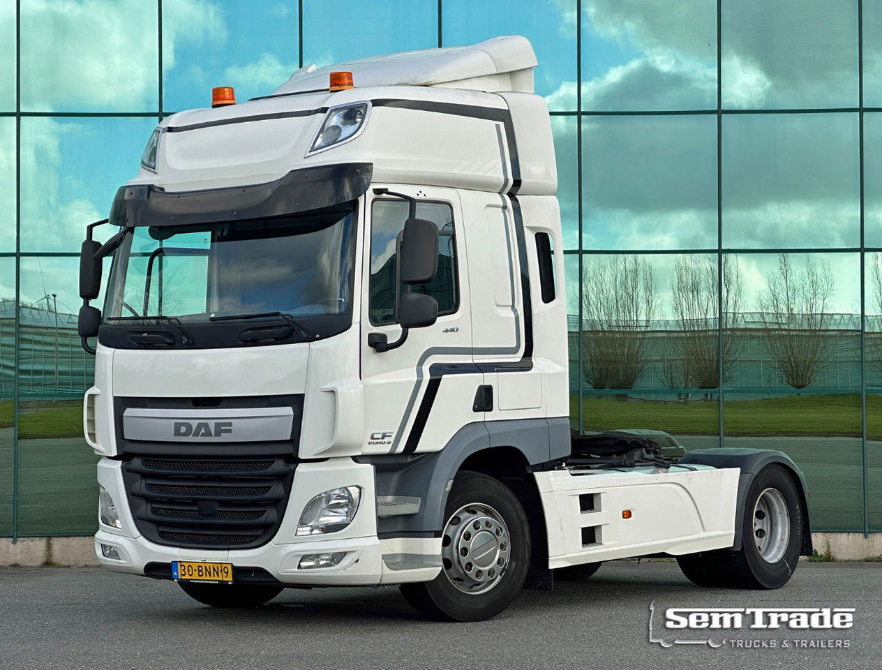 DAF CF 440 FT Space CAB 2x Tanks 766.000 KM TOP Condition NL Truck 2 Similar Pie - Trekker: afbeelding 1 DAF CF 440 FT Space CAB 2x Tanks 766.000 KM TOP Condition NL Truck 2 Similar Pie - Trekker: afbeelding 1