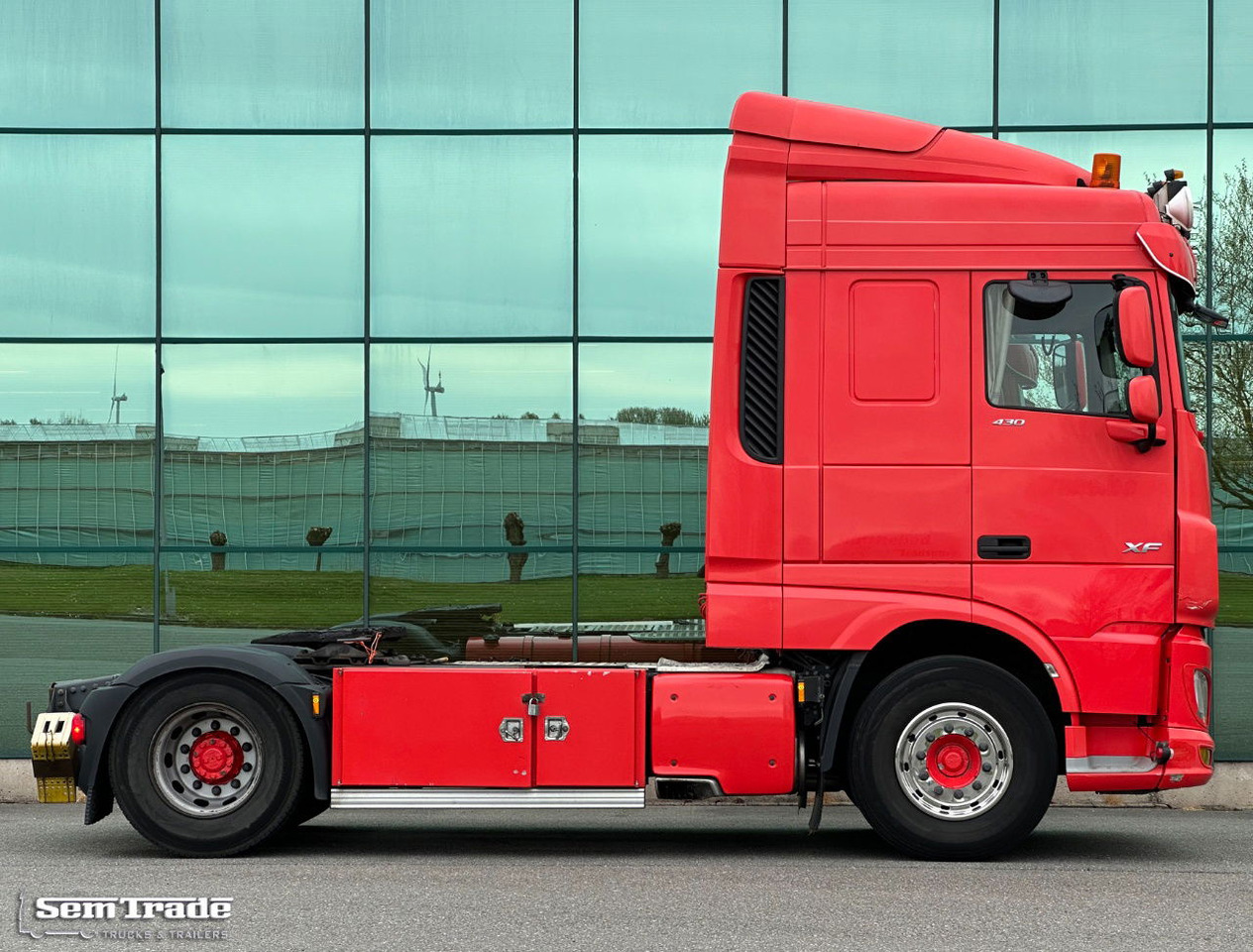 DAF XF 430 SC Euro 6 Only 460.000 KM Retarder - Intarder TOP Condition - Trekker: afbeelding 5 DAF XF 430 SC Euro 6 Only 460.000 KM Retarder - Intarder TOP Condition - Trekker: afbeelding 5