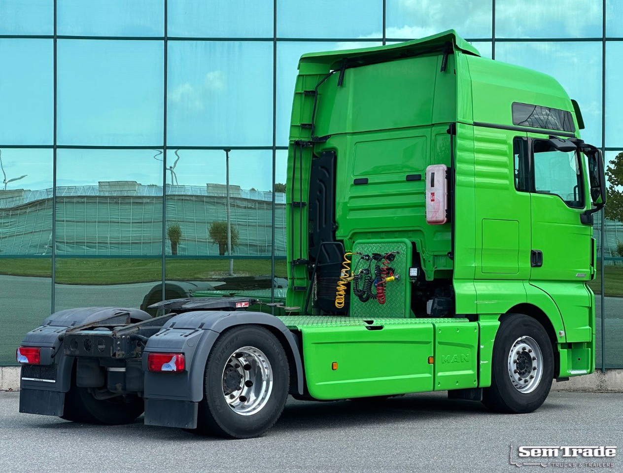 MAN TGX 18.460 Euro 6 Only 697.000 KM 2X Tanks TOP Condition BE-Truck - Trekker: afbeelding 4 MAN TGX 18.460 Euro 6 Only 697.000 KM 2X Tanks TOP Condition BE-Truck - Trekker: afbeelding 4